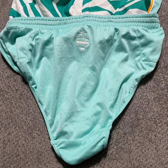 Nike Dri-Fit Women’s Athletic Shorts Size Medium Teal Color Patterned - Picture 7 of 9